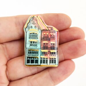 Broșă inspirată de Casa Brück din Timișoara
